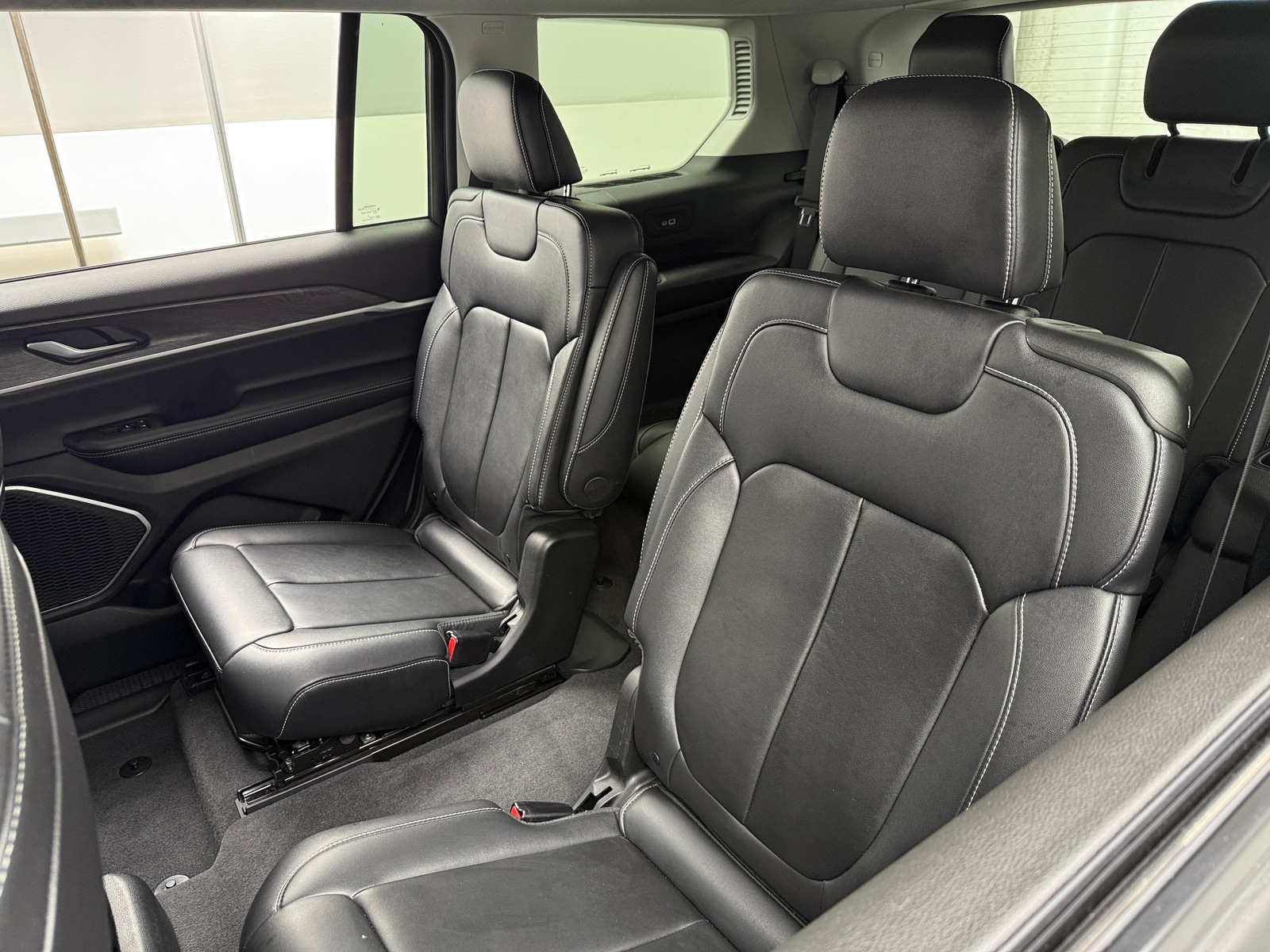 Thumbnail: 2022 Jeep Grand Cherokee L - 5