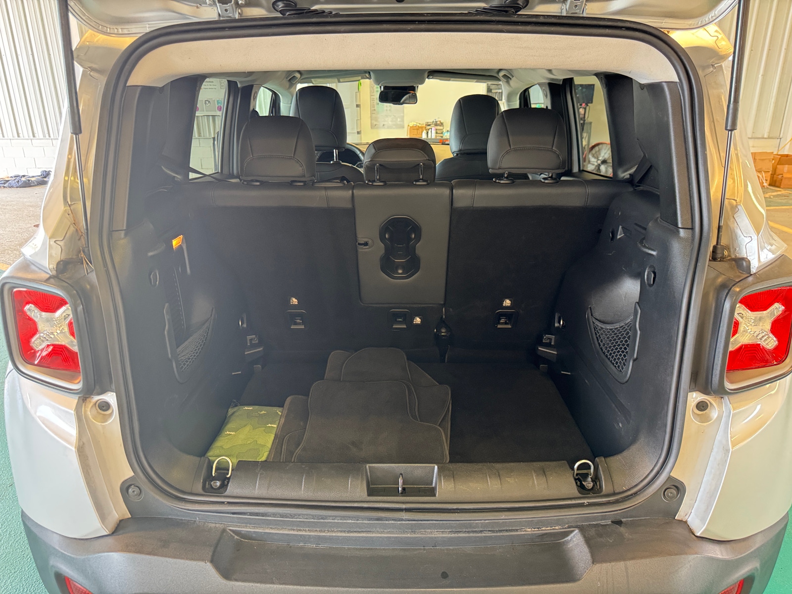 Thumbnail: 2019 Jeep Renegade - 6