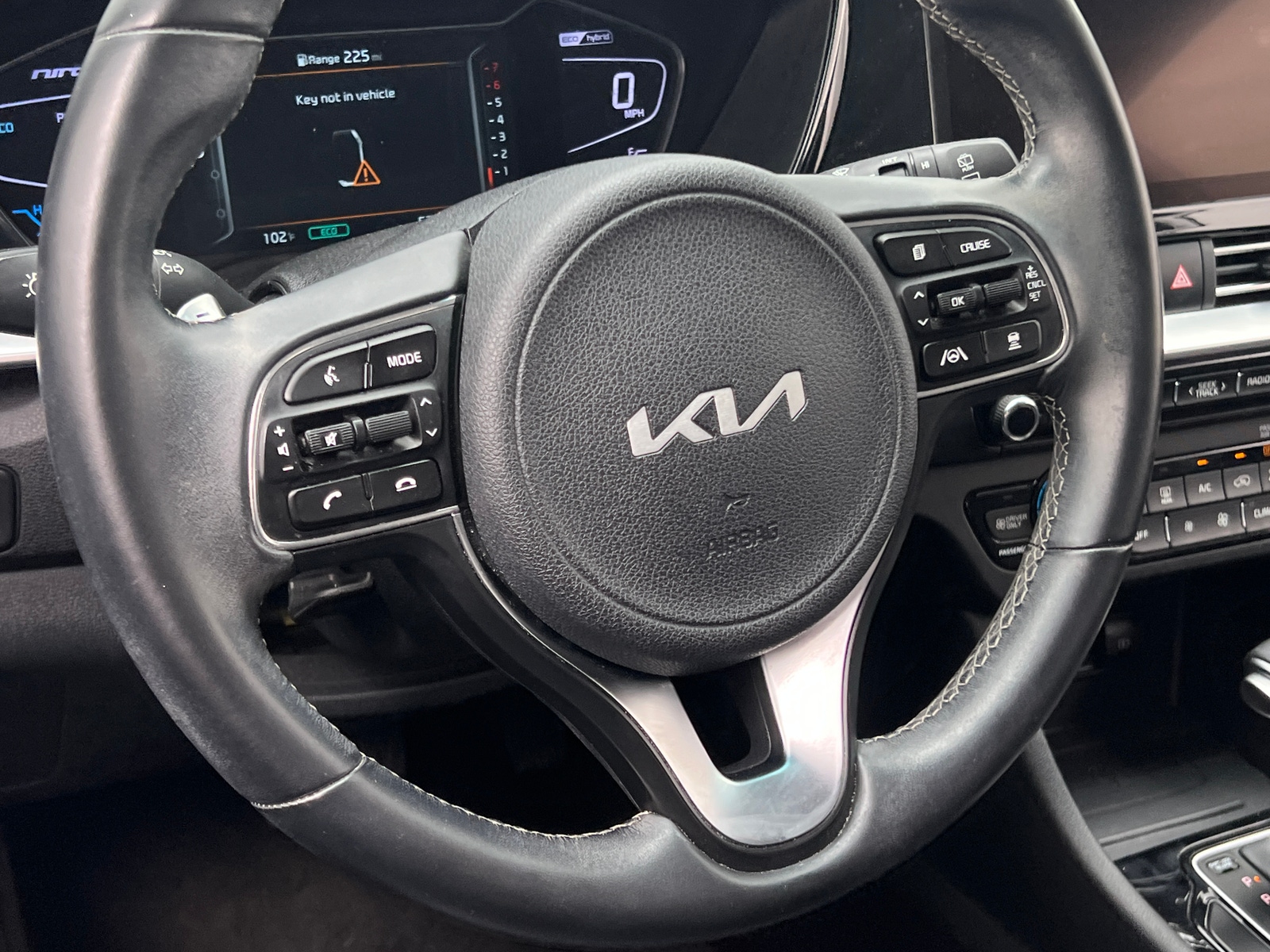 Thumbnail: 2022 Kia Niro - 4