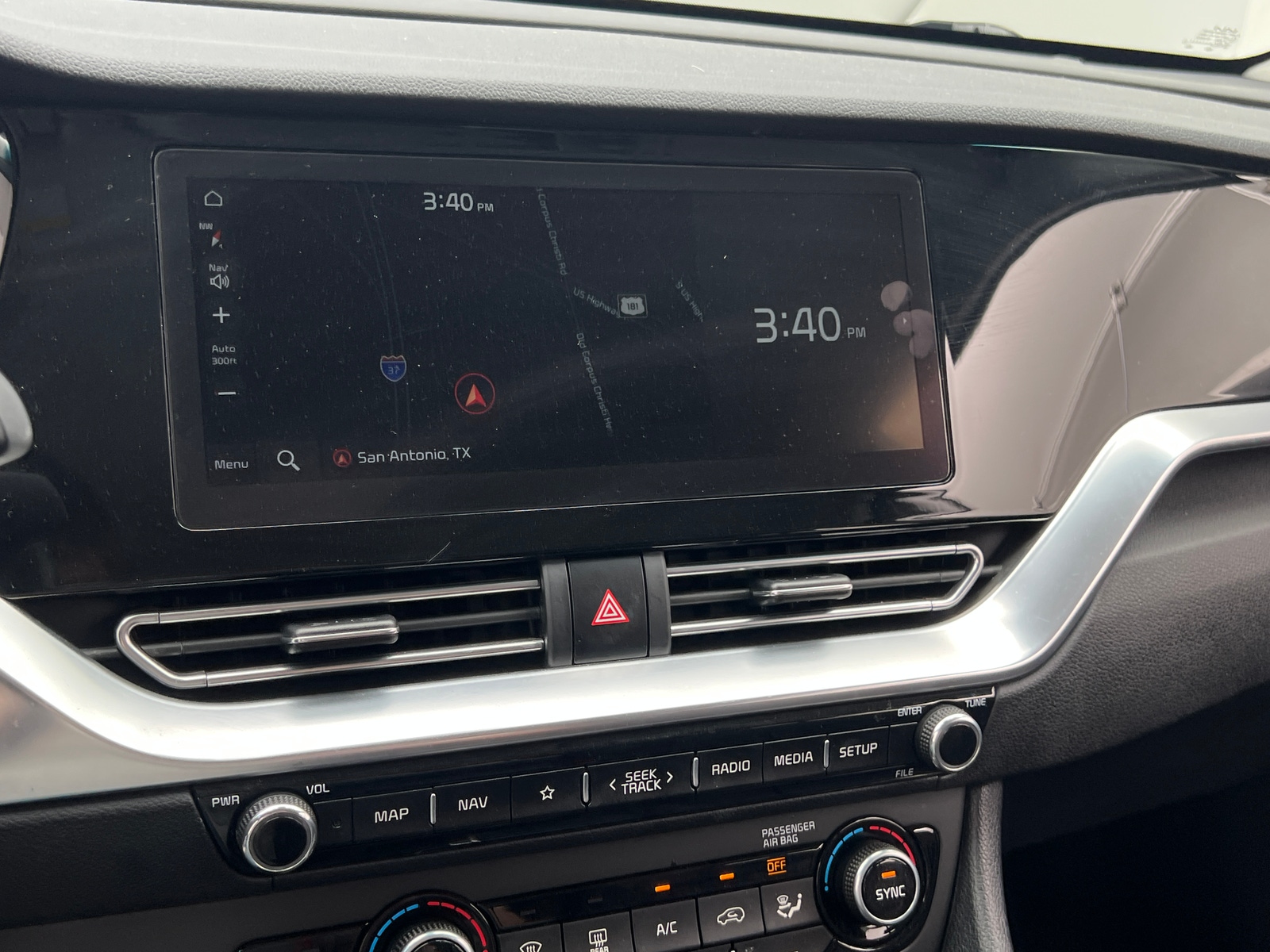 Thumbnail: 2022 Kia Niro - 3