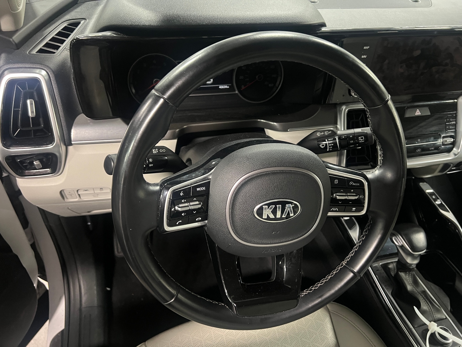 Thumbnail: 2021 Kia Sorento - 4