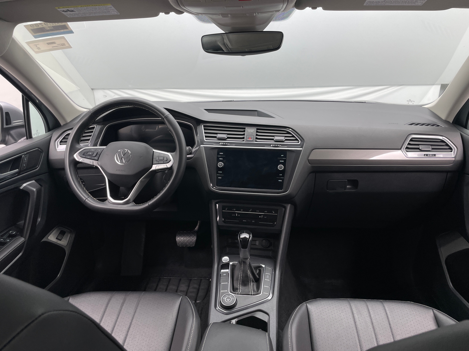 Thumbnail: 2024 Volkswagen Tiguan - 2