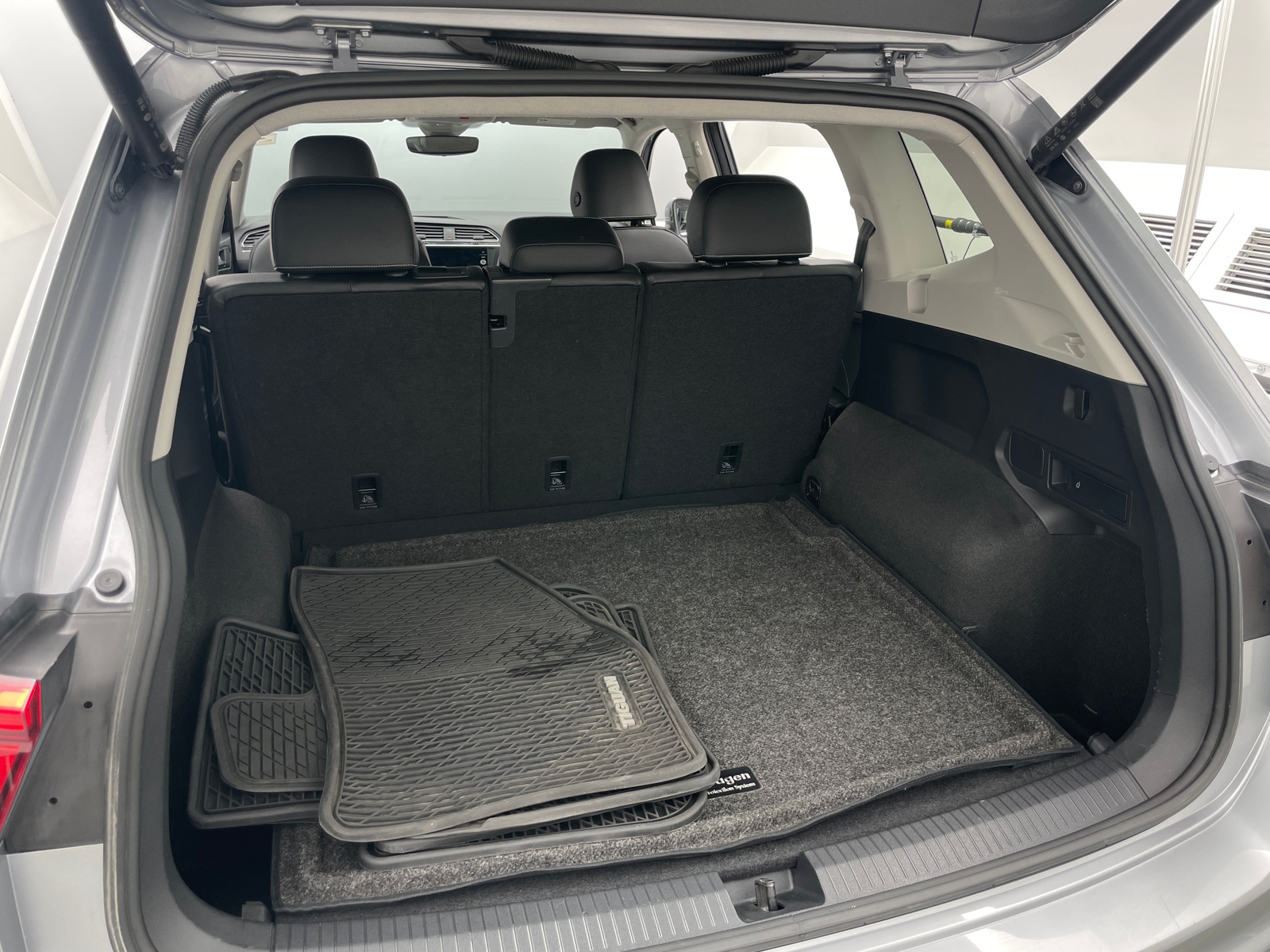 Thumbnail: 2024 Volkswagen Tiguan - 6