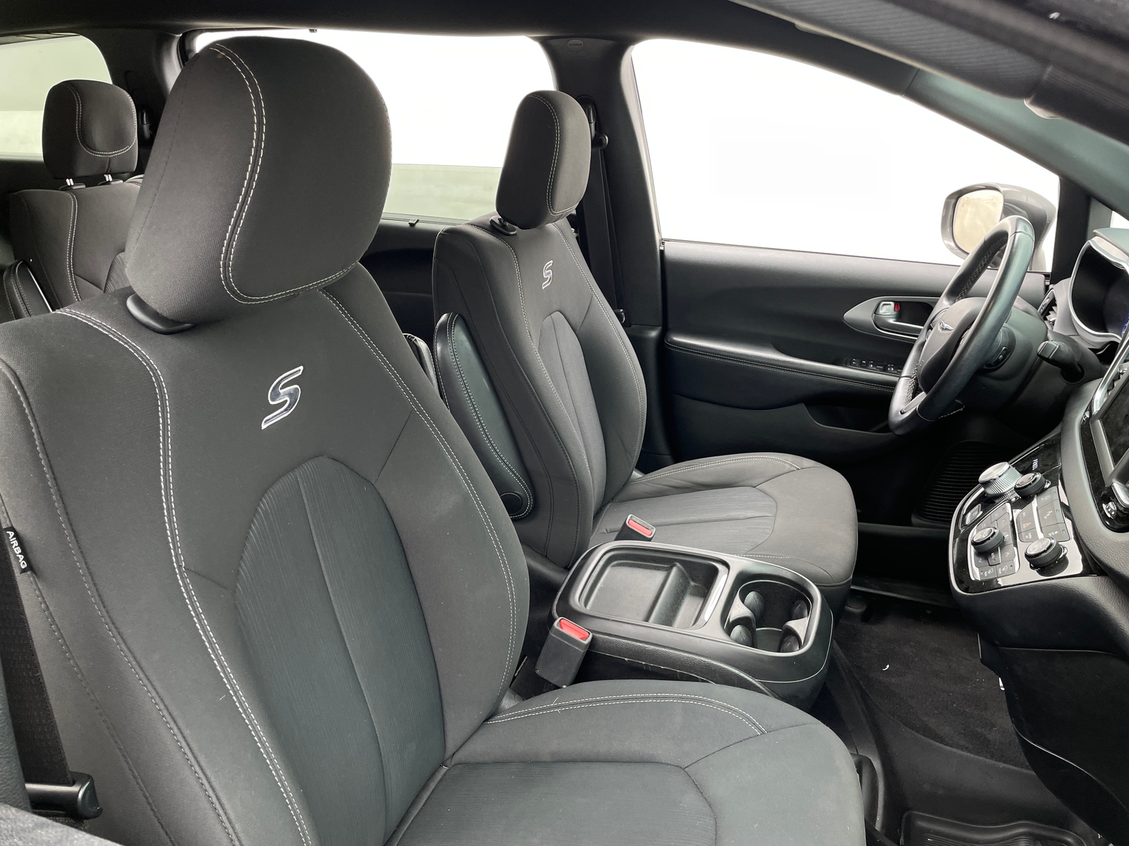 Thumbnail: 2018 Chrysler Pacifica - 2