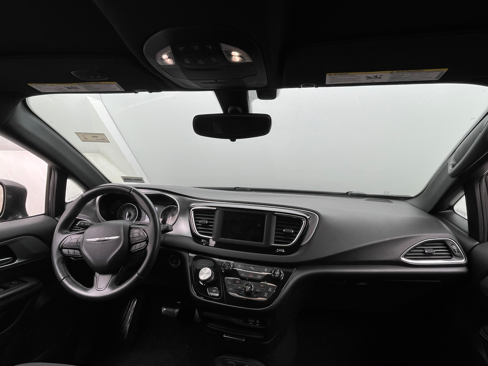 Thumbnail: 2018 Chrysler Pacifica - 3