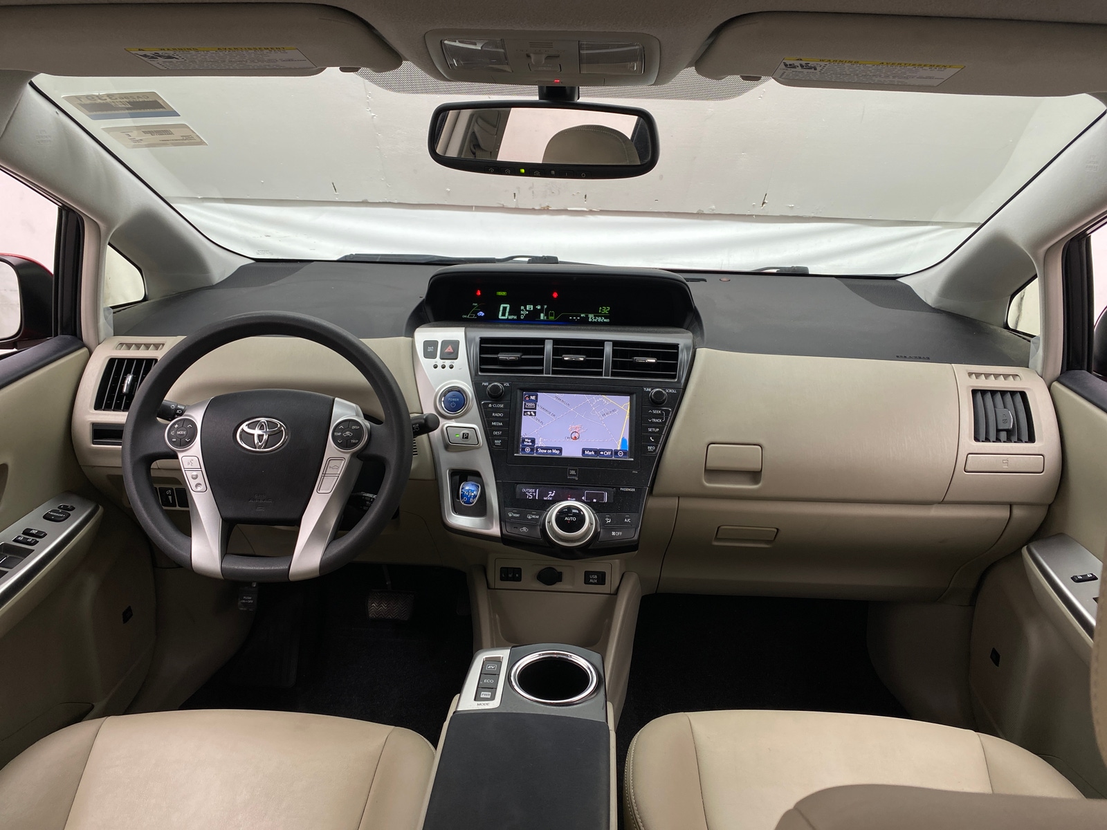 Thumbnail: 2012 Toyota Prius v - 3