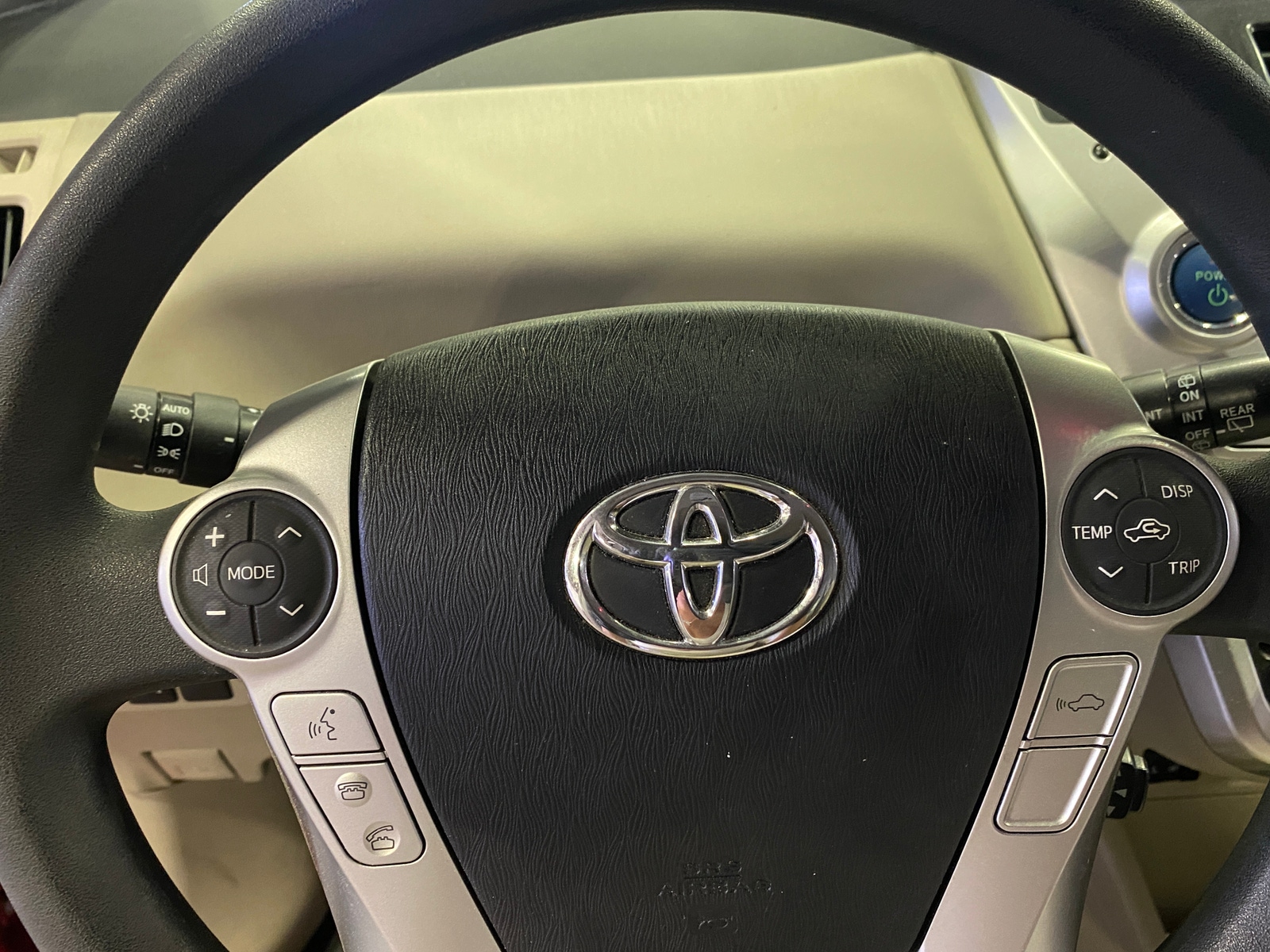 Thumbnail: 2012 Toyota Prius v - 5