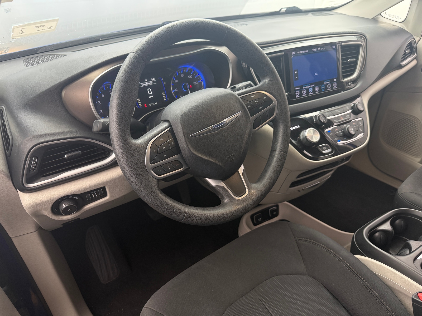 Thumbnail: 2018 Chrysler Pacifica - 3