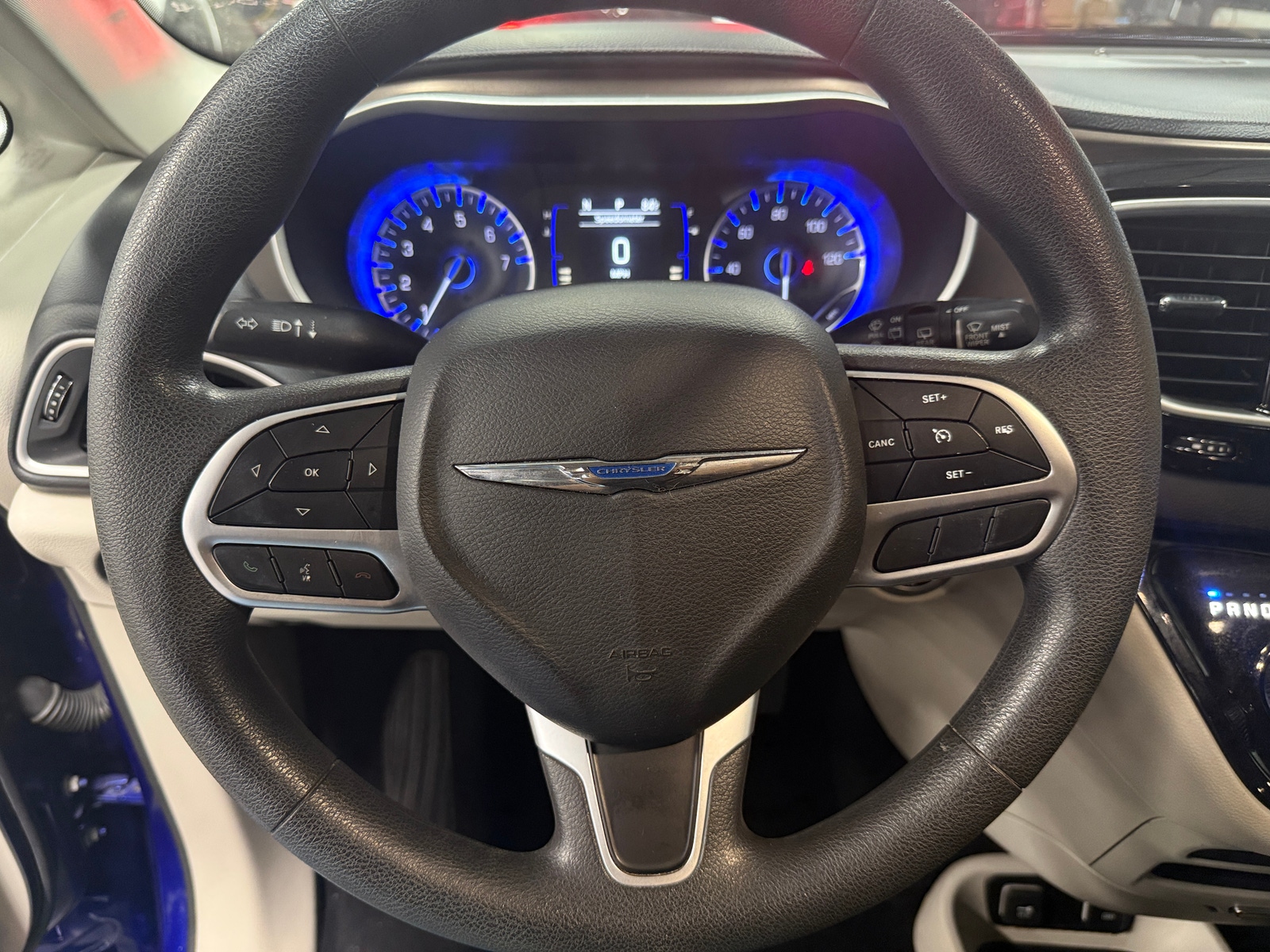 Thumbnail: 2018 Chrysler Pacifica - 5