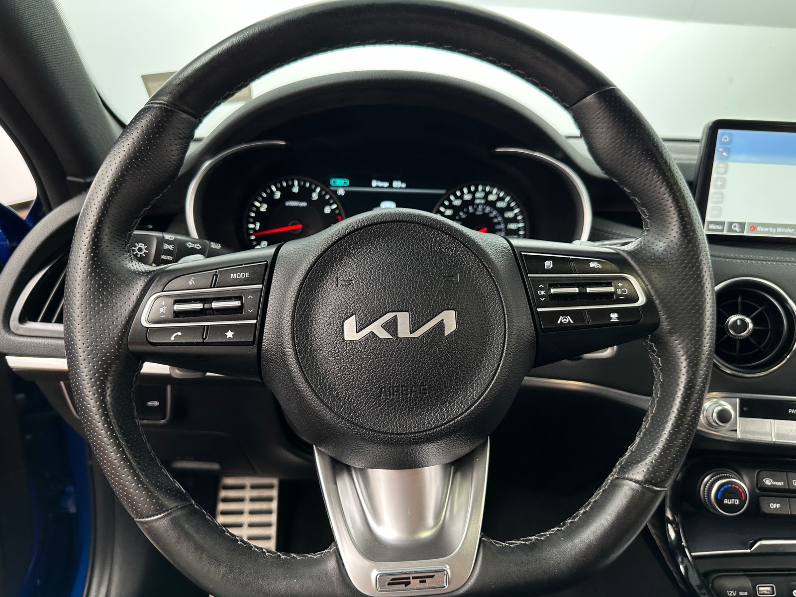 Thumbnail: 2023 Kia Stinger - 4