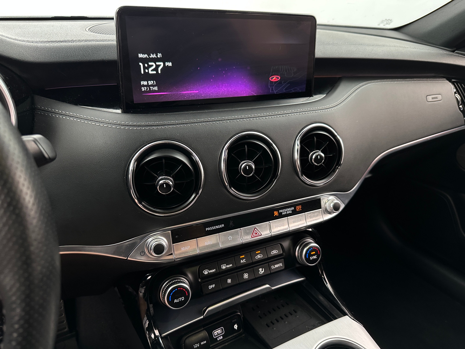 Thumbnail: 2023 Kia Stinger - 3