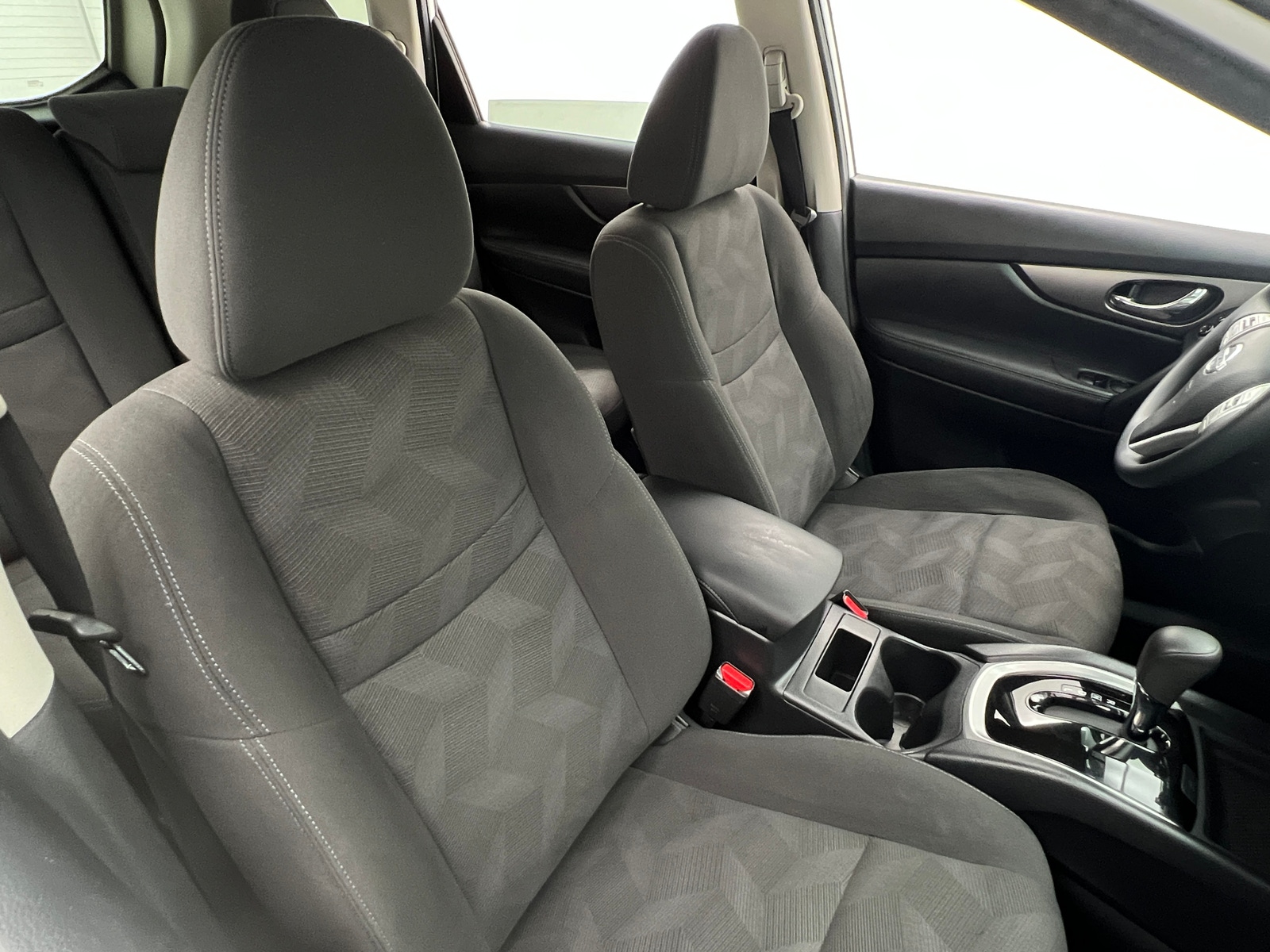 Thumbnail: 2016 Nissan Rogue - 2