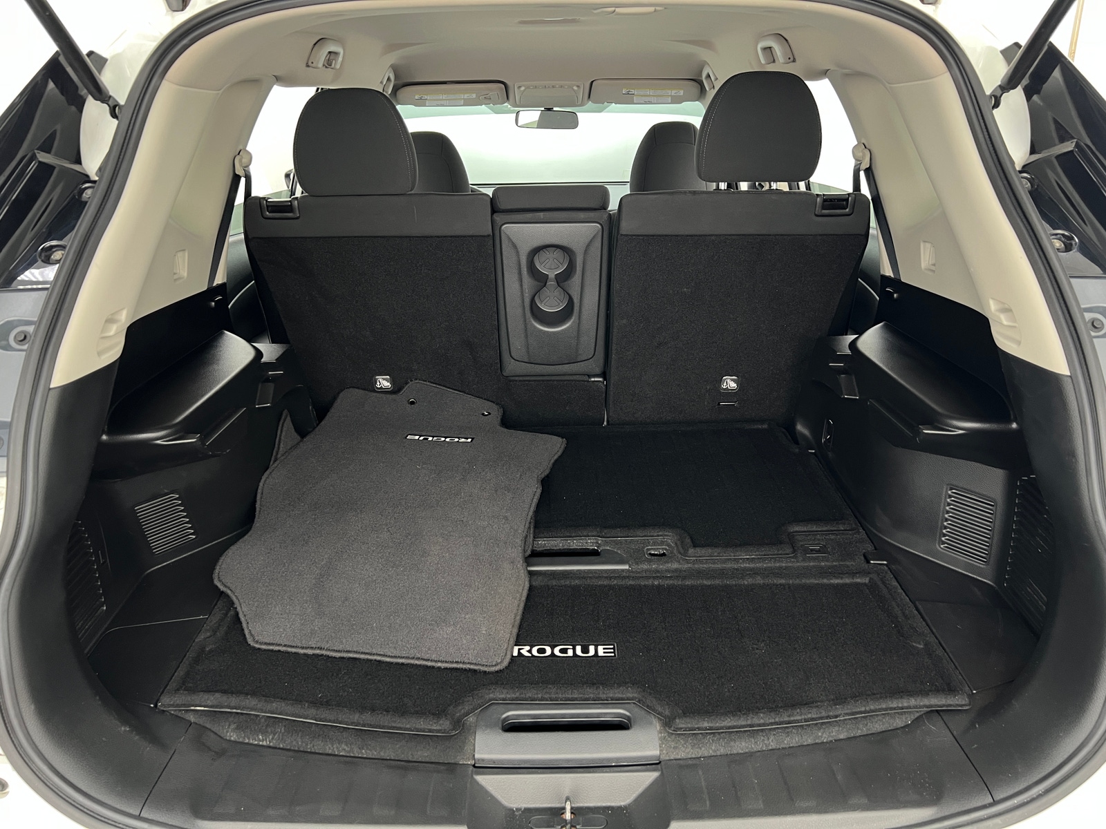 Thumbnail: 2016 Nissan Rogue - 7