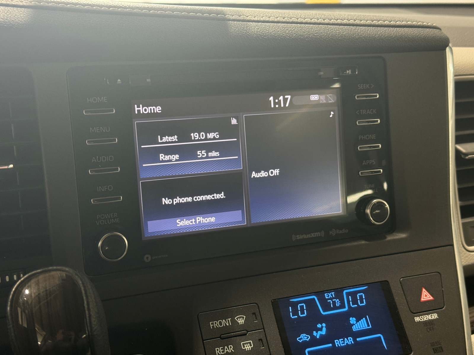 Thumbnail: 2018 Toyota Sienna - 3