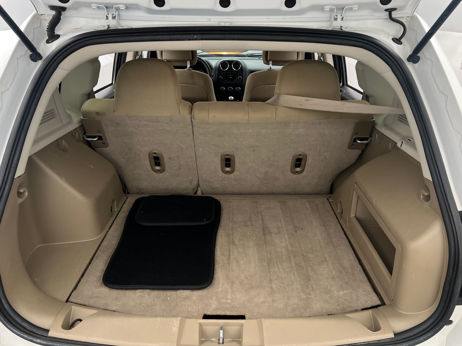 Thumbnail: 2016 Jeep Compass - 7