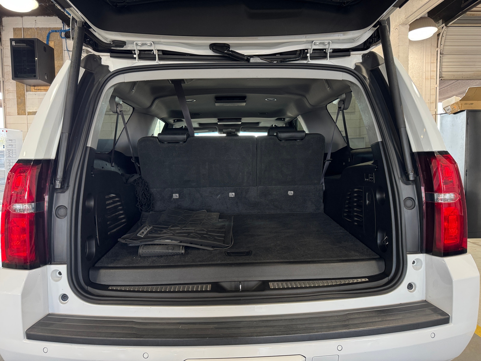 Thumbnail: 2017 Chevrolet Suburban - 6