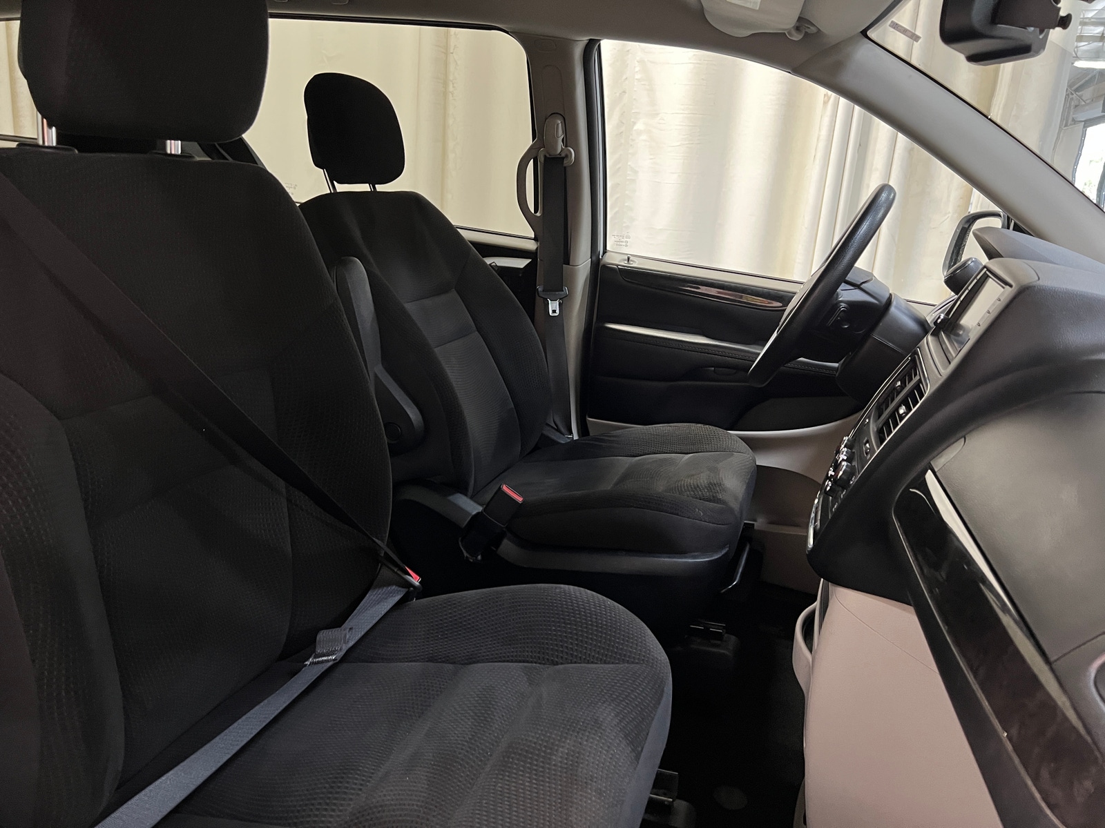 Thumbnail: 2018 Dodge Grand Caravan - 2