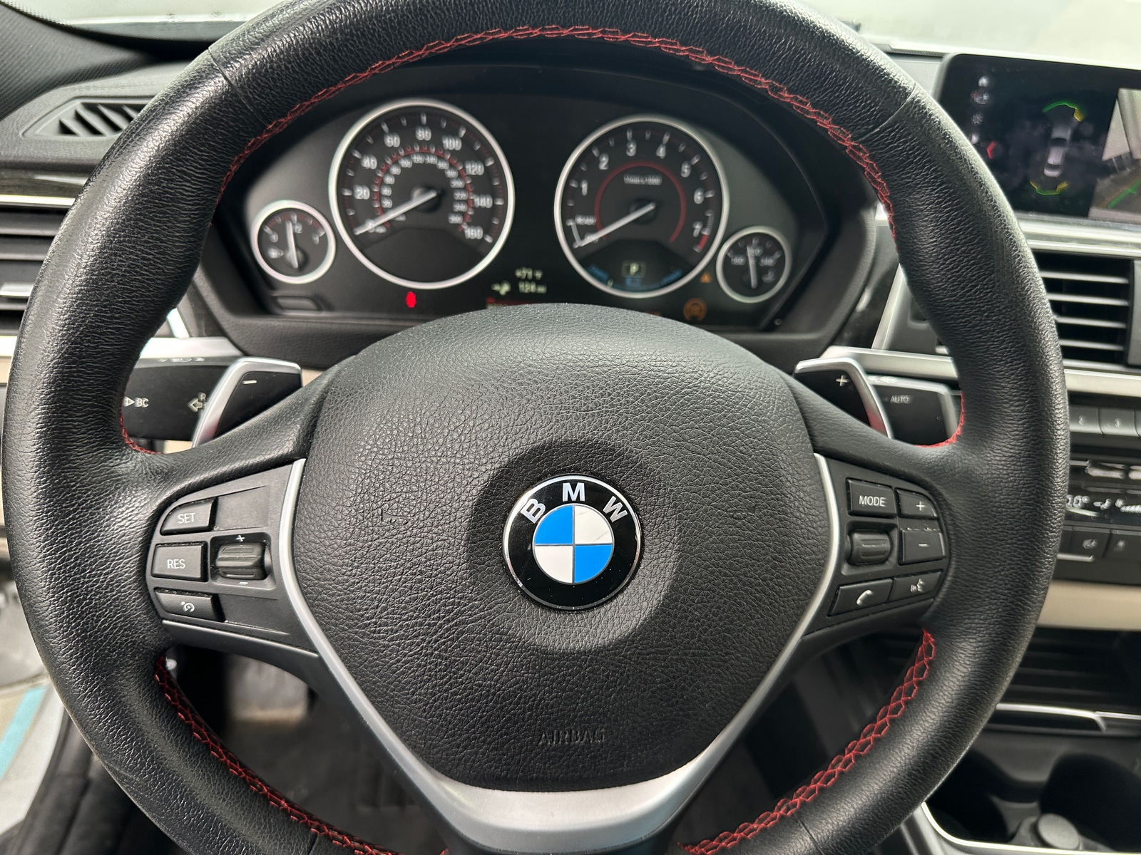 Thumbnail: 2018 BMW 3 Series - 3