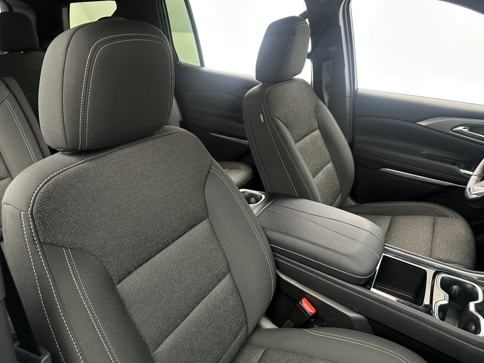 Thumbnail: 2025 Chevrolet Traverse - 2
