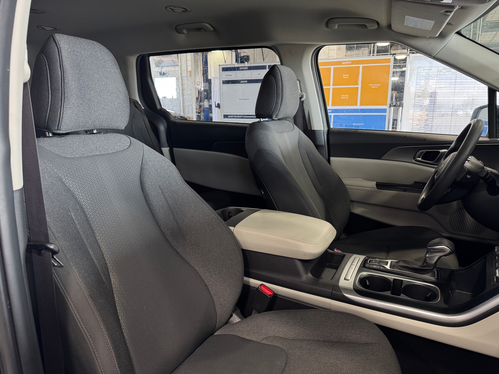 Thumbnail: 2022 Kia Carnival - 2
