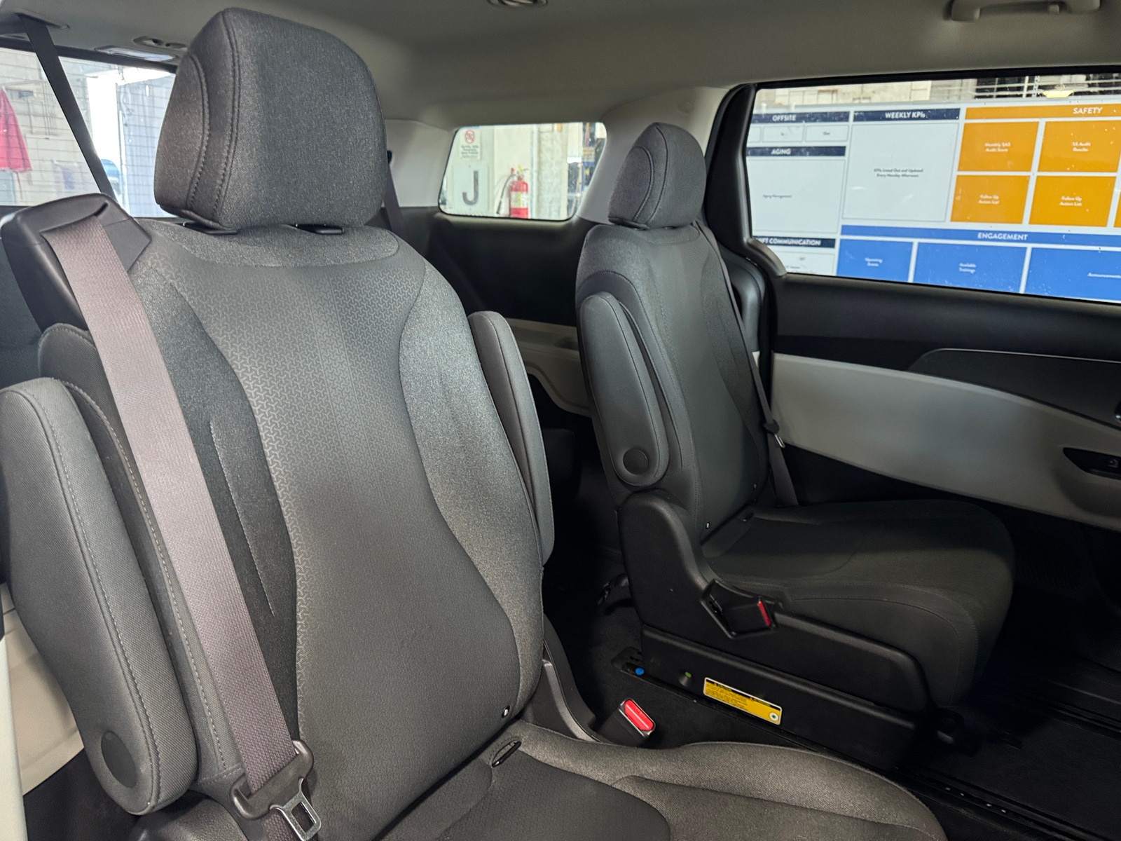 Thumbnail: 2022 Kia Carnival - 6