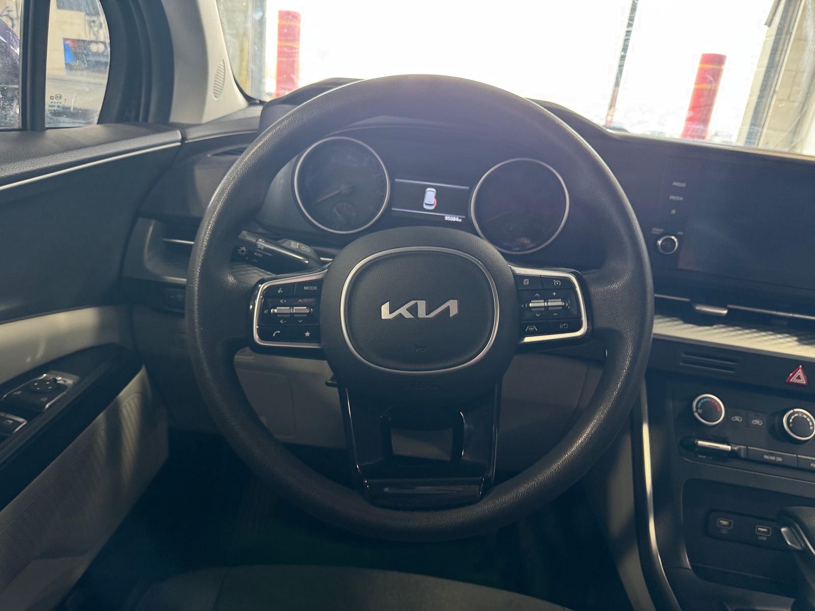 Thumbnail: 2022 Kia Carnival - 5