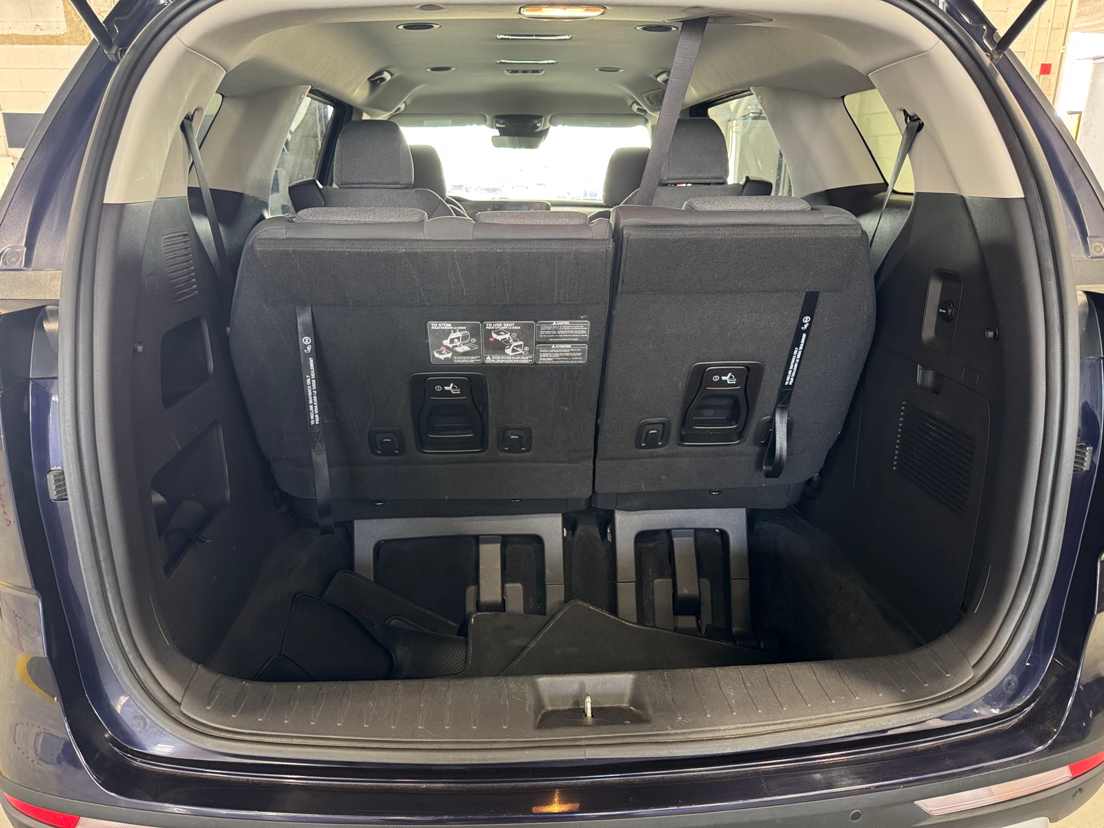 Thumbnail: 2022 Kia Carnival - 7