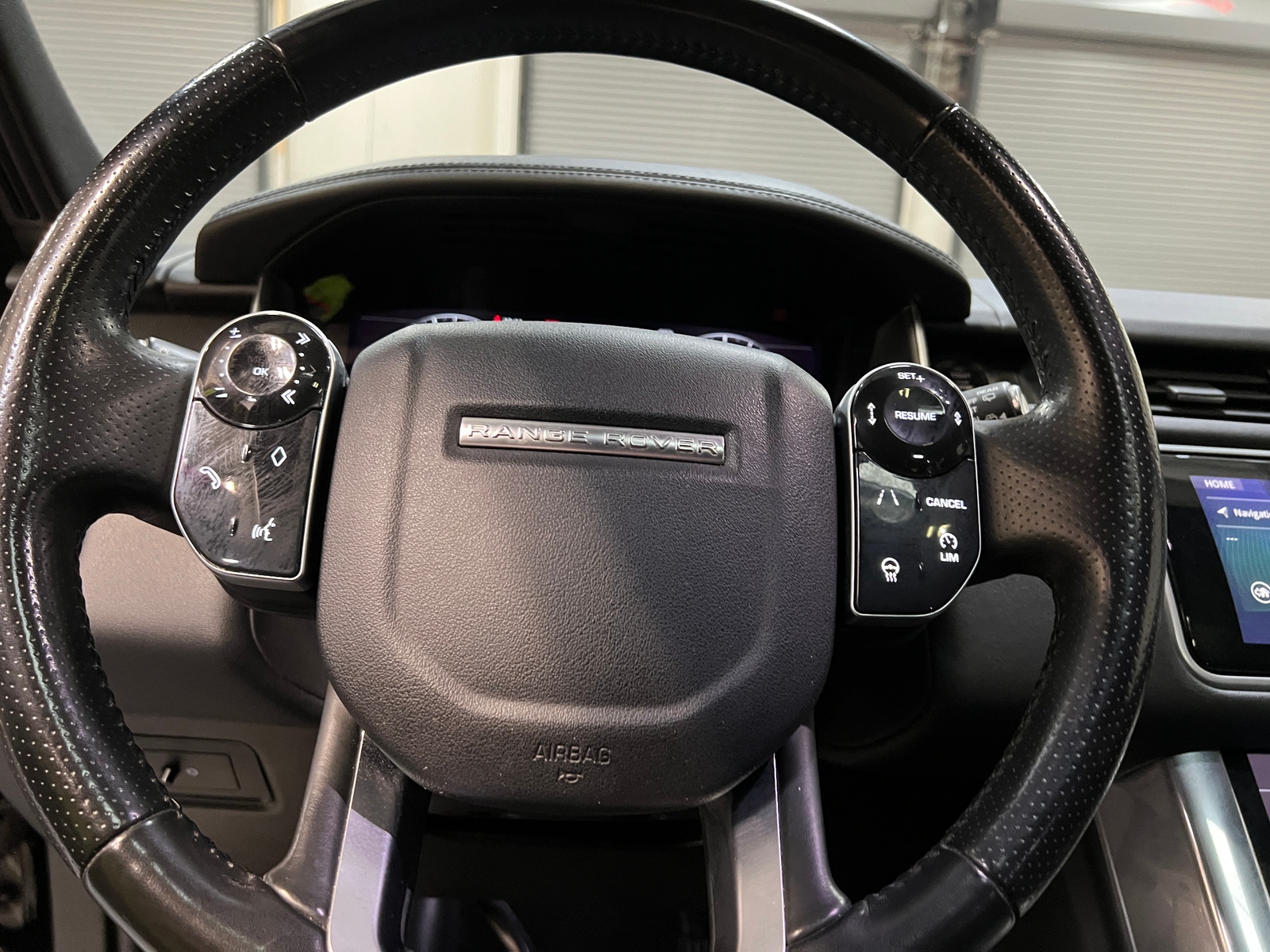 Thumbnail: 2018 Land Rover Range Rover Sport - 4