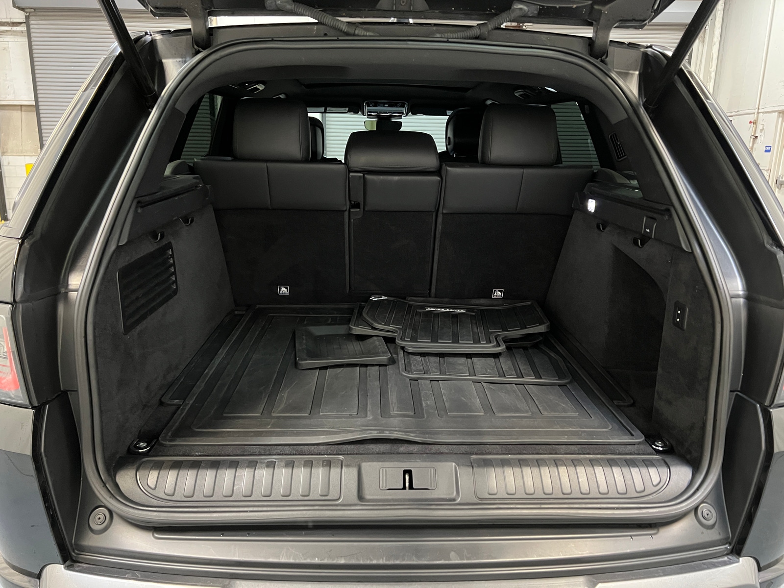 Thumbnail: 2018 Land Rover Range Rover Sport - 6