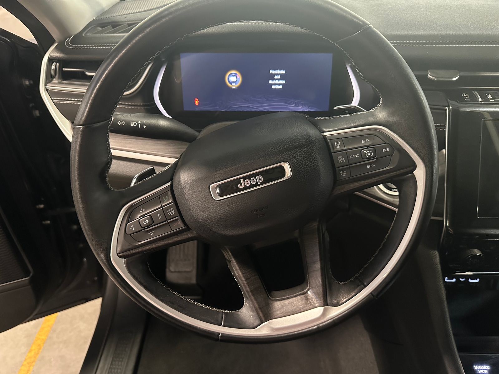 Thumbnail: 2022 Jeep Grand Cherokee L - 4