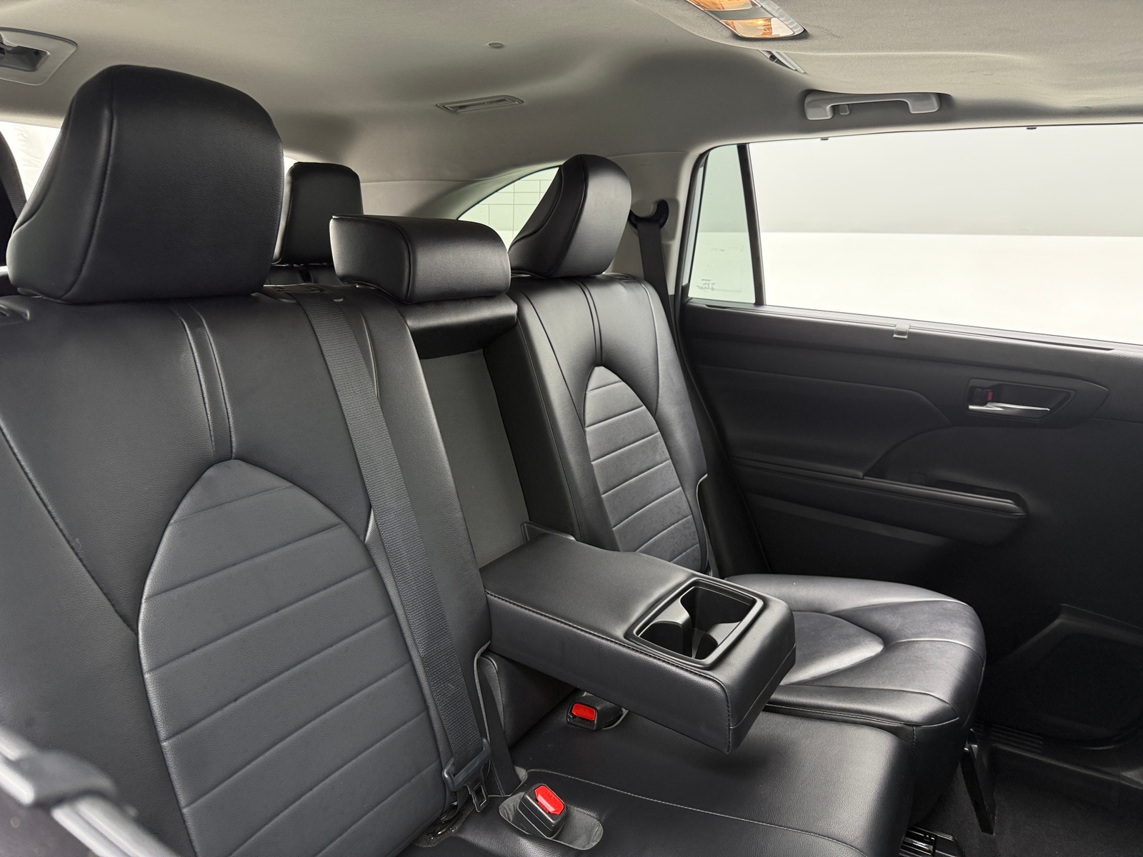 Thumbnail: 2023 Toyota Highlander - 5