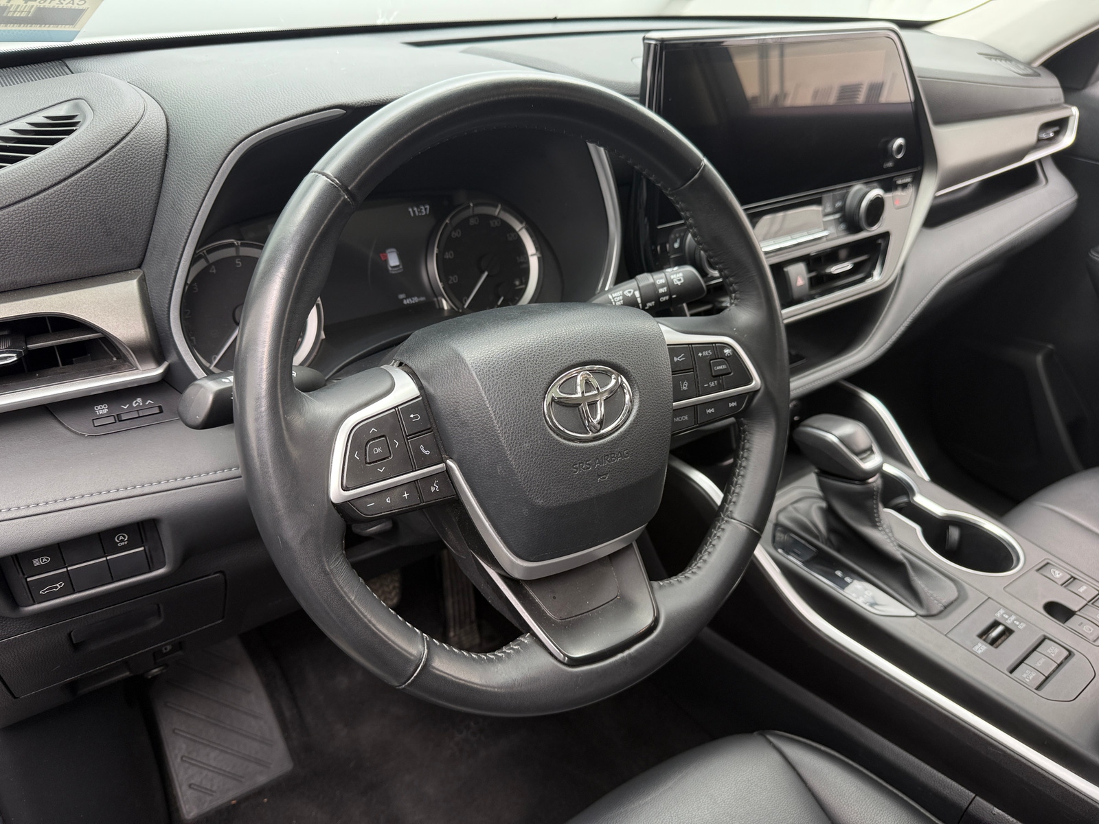 Thumbnail: 2023 Toyota Highlander - 4
