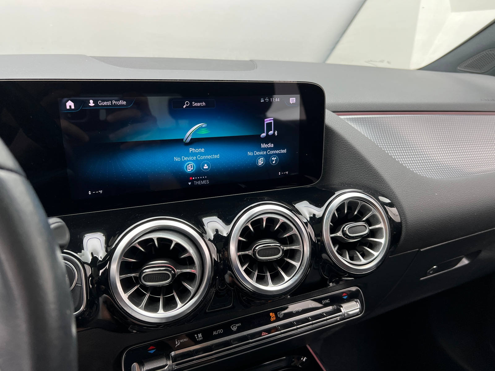 Thumbnail: 2022 Mercedes-Benz GLA - 3