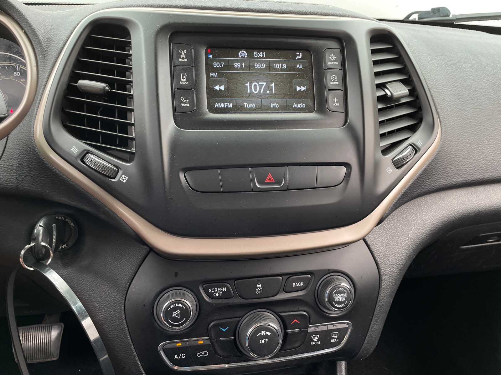 Thumbnail: 2015 Jeep Cherokee - 4