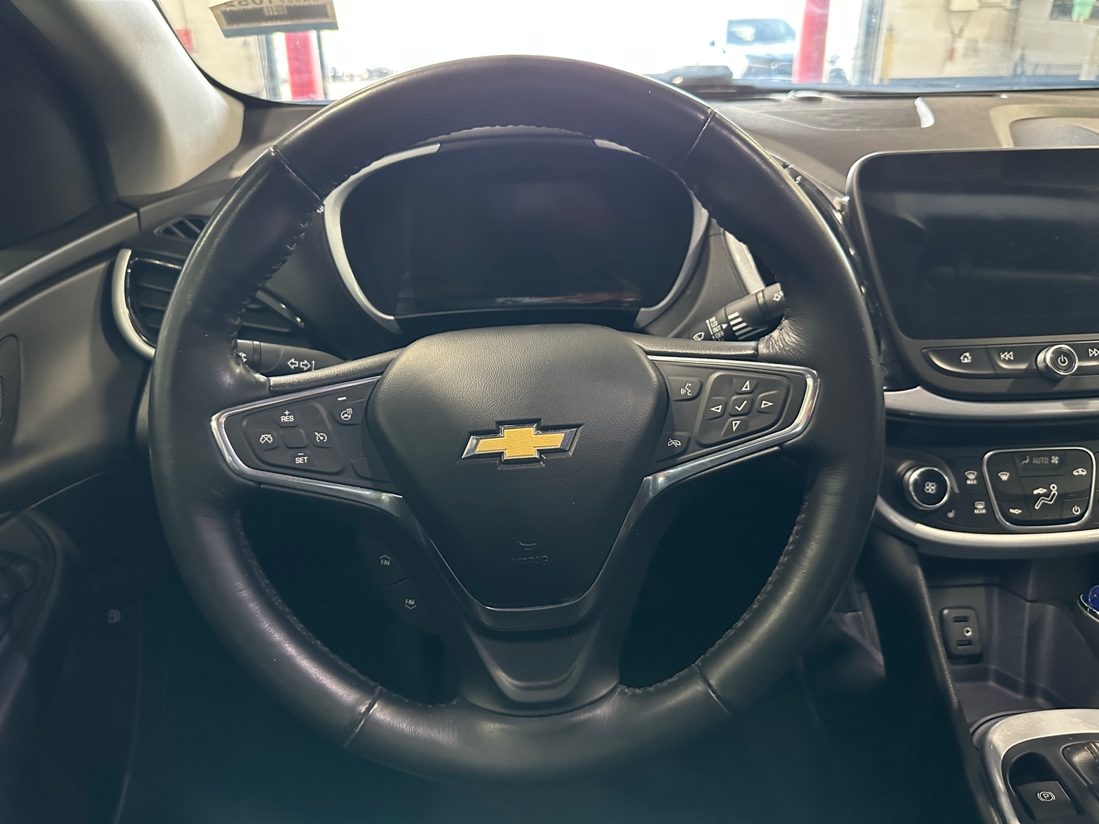 Thumbnail: 2017 Chevrolet Volt - 5