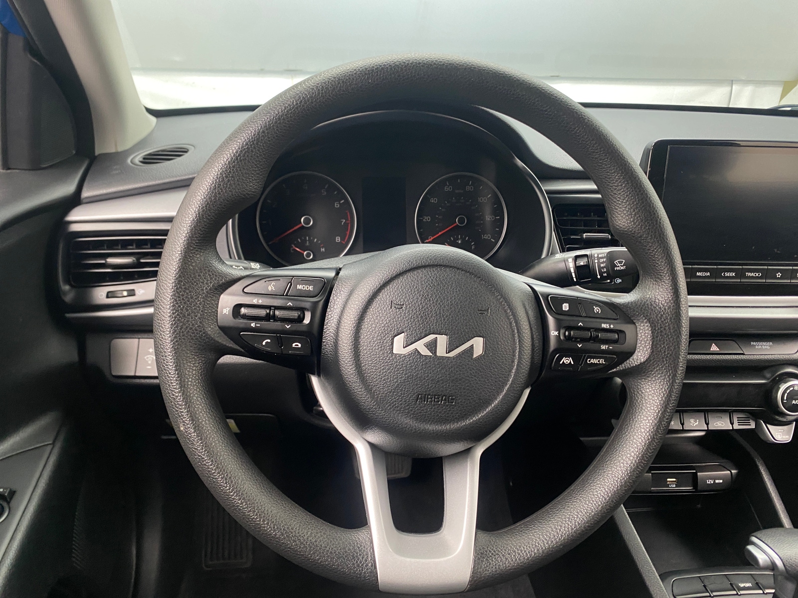 Thumbnail: 2023 Kia Rio - 5