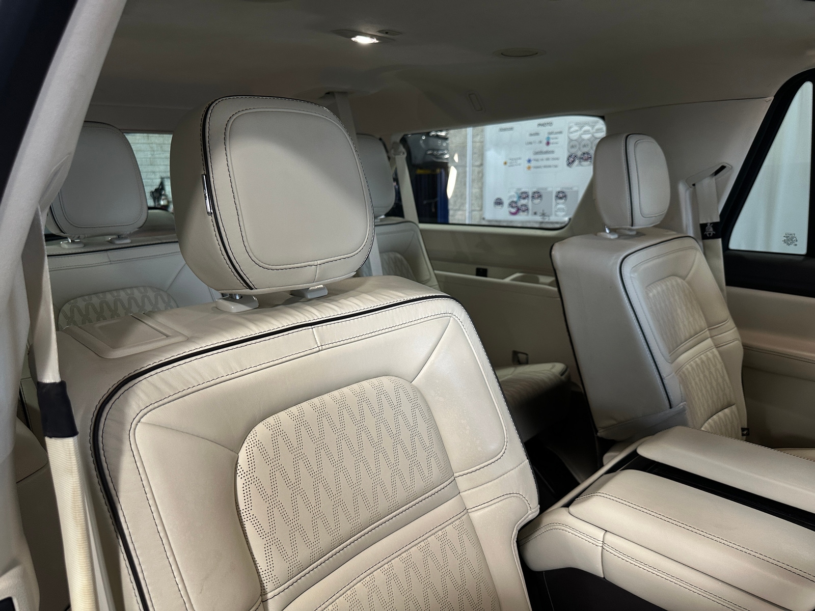 Thumbnail: 2021 Lincoln Navigator L - 5