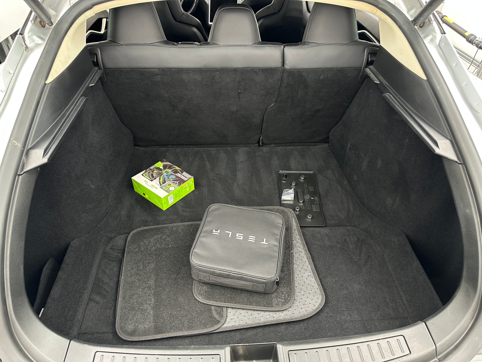 Thumbnail: 2015 Tesla Model S - 6