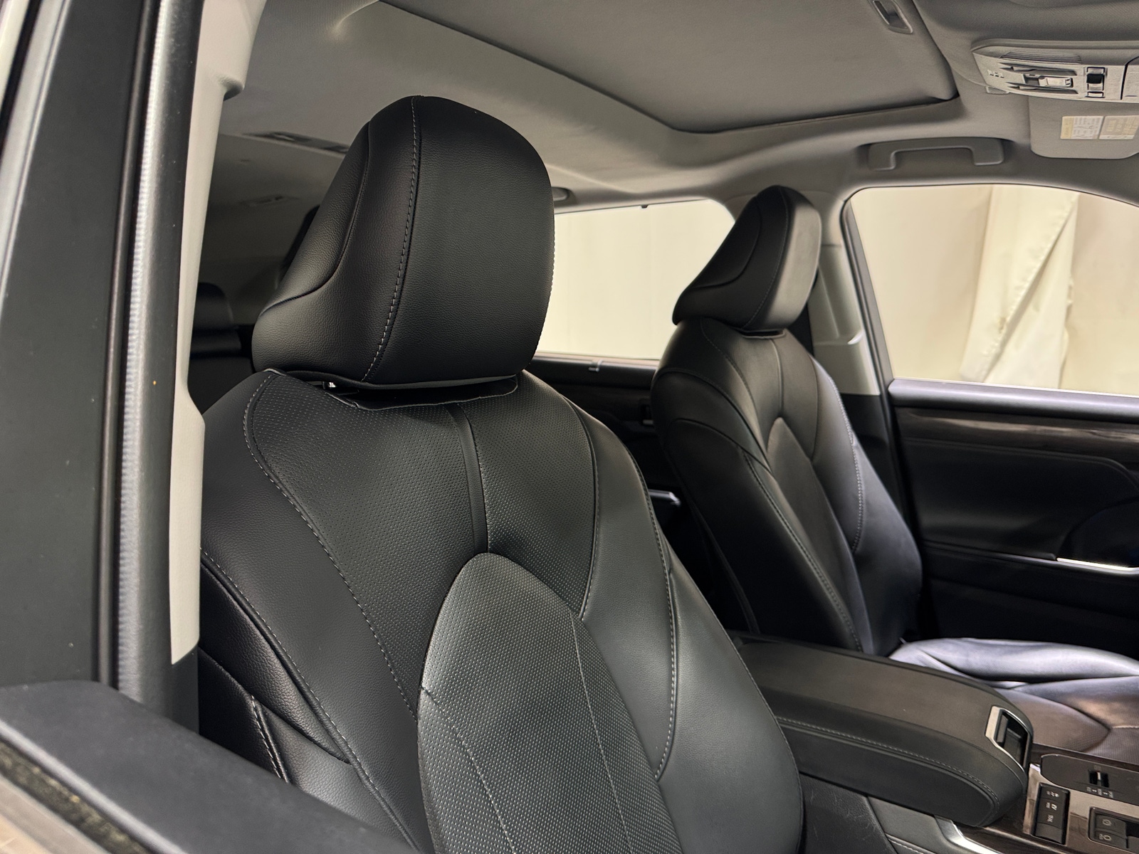 Thumbnail: 2021 Toyota Highlander - 2
