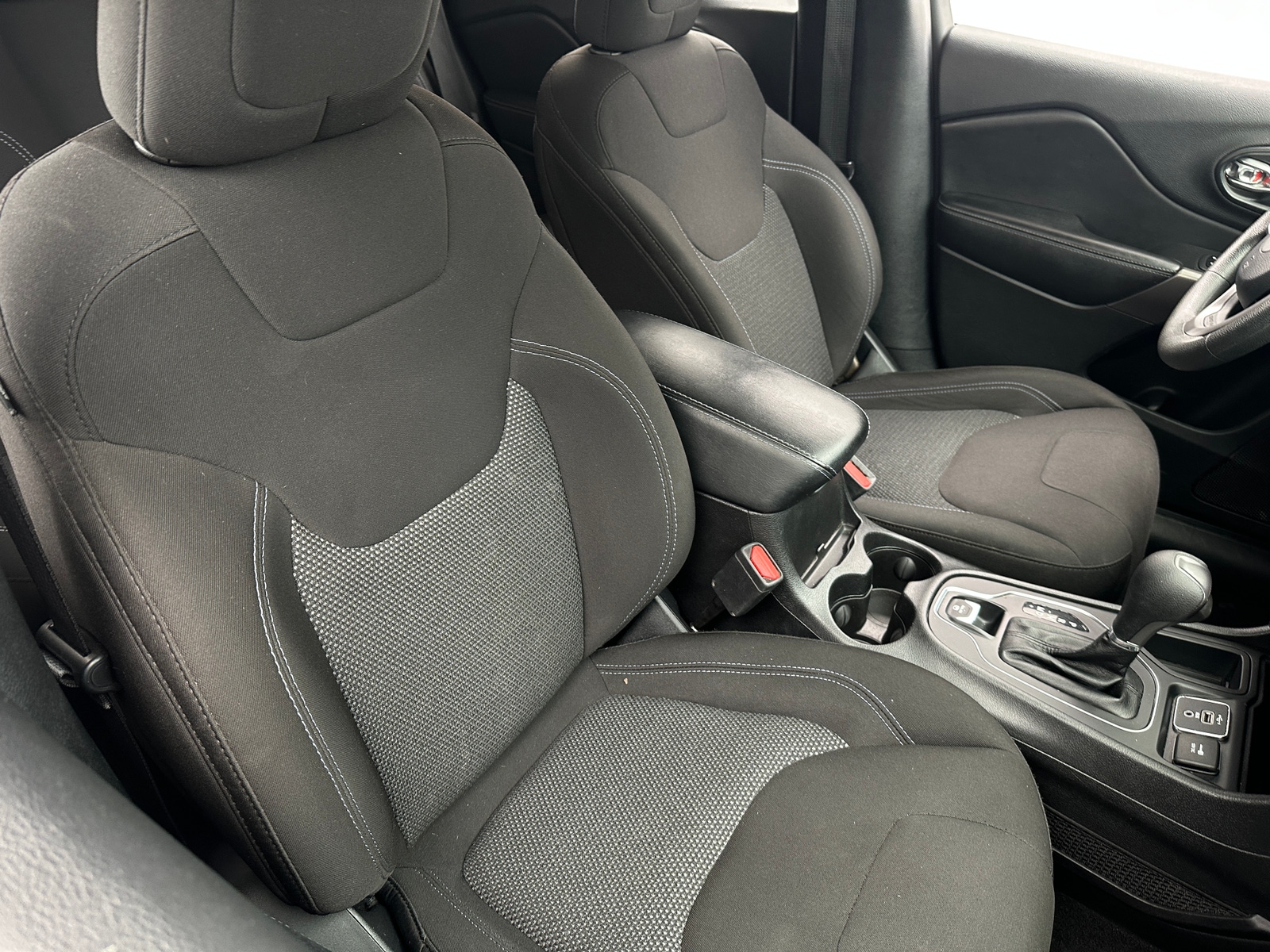 Thumbnail: 2020 Jeep Cherokee - 2