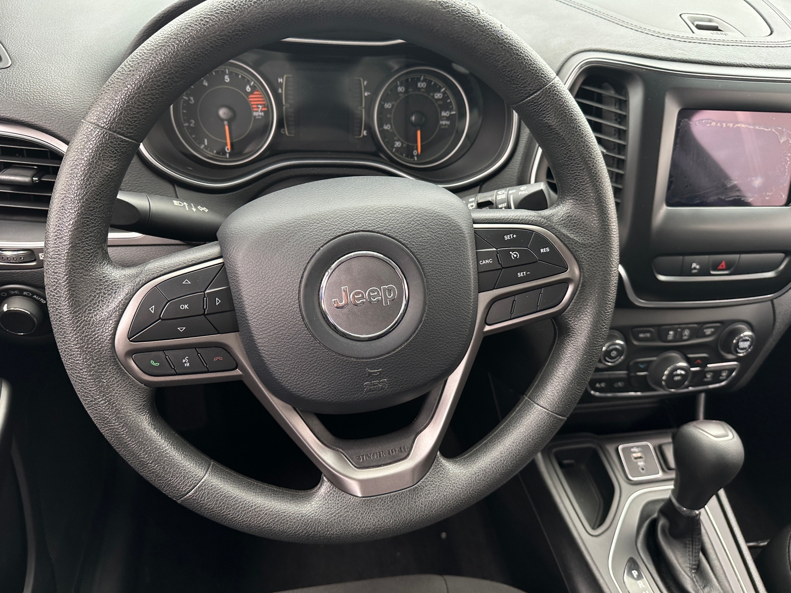 Thumbnail: 2020 Jeep Cherokee - 5