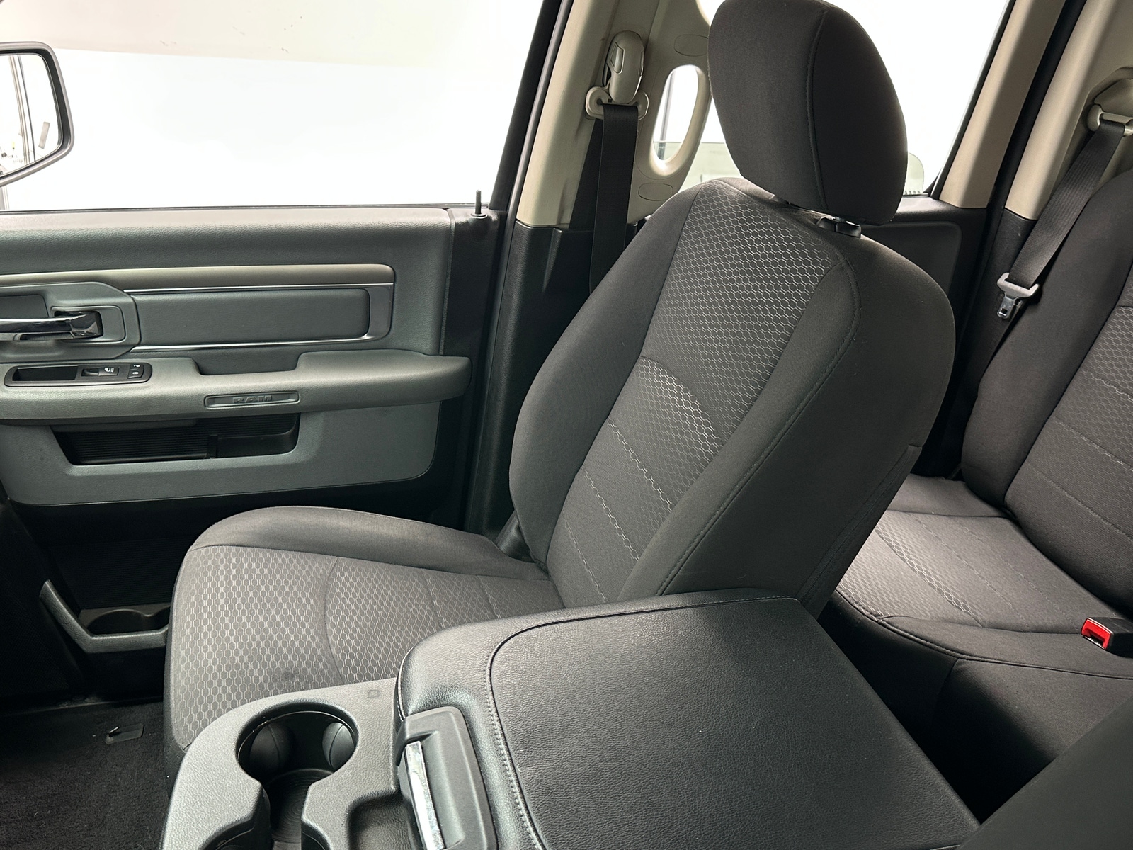 Thumbnail: 2019 RAM 1500 Classic - 2