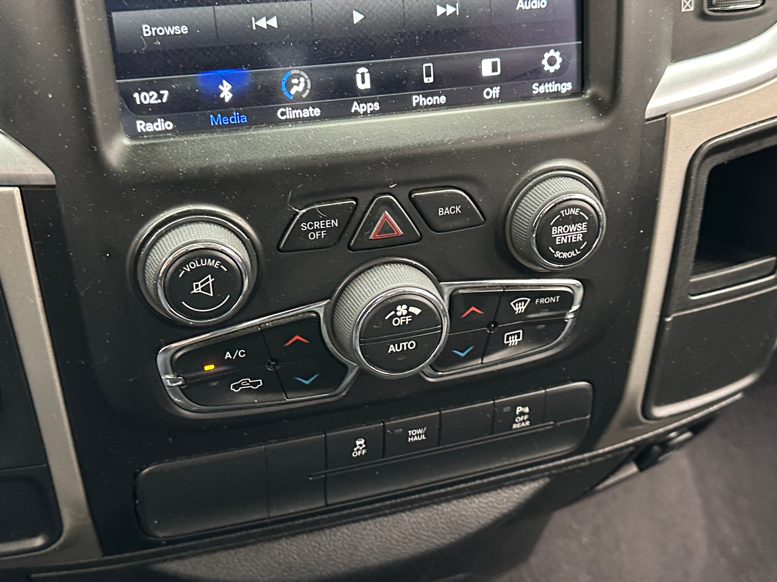 Thumbnail: 2019 RAM 1500 Classic - 4