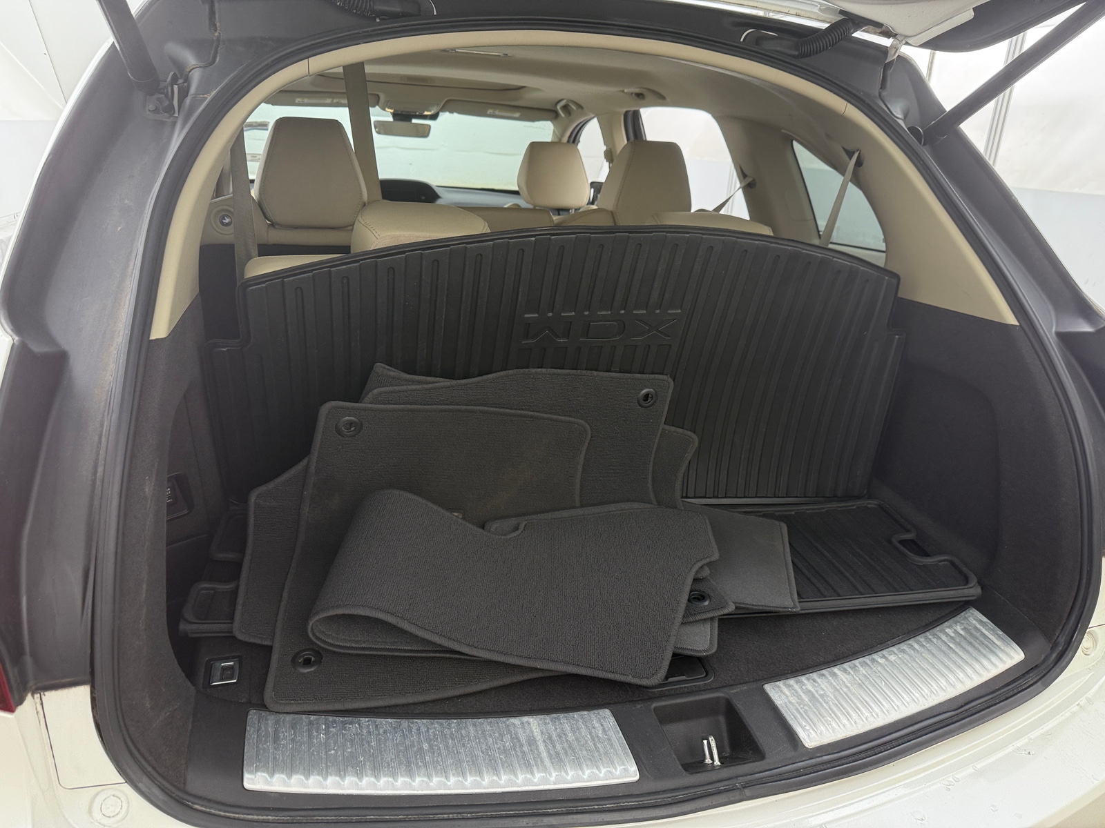 Thumbnail: 2017 Acura MDX - 6
