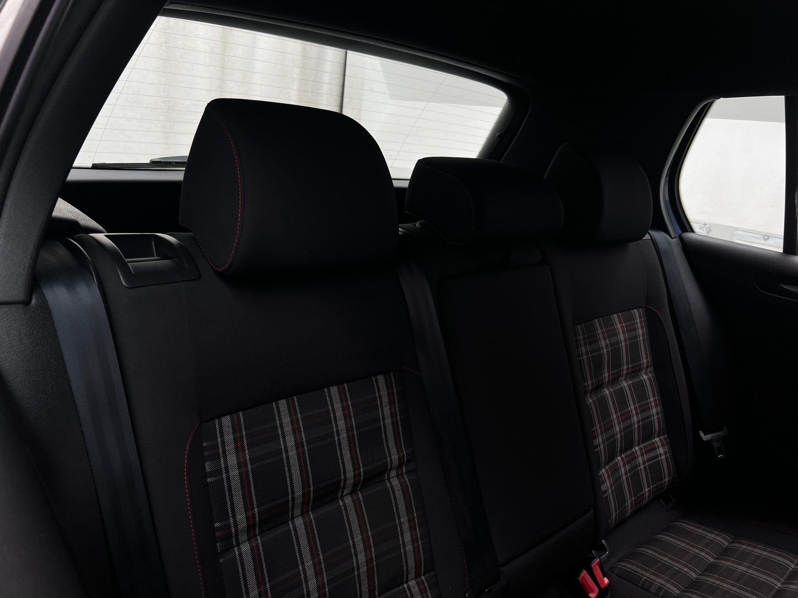Thumbnail: 2011 Volkswagen Golf - 6