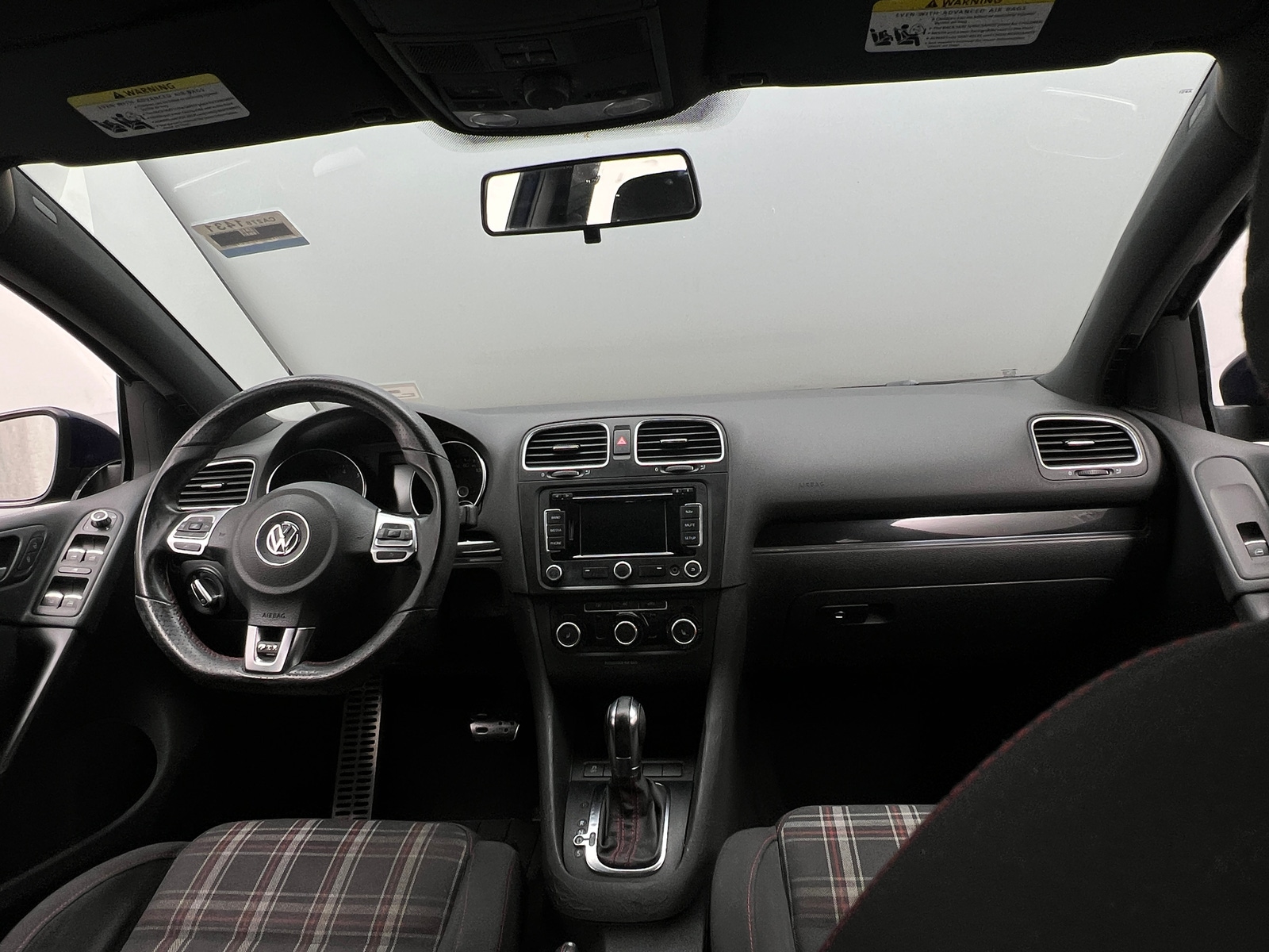 Thumbnail: 2011 Volkswagen Golf - 3