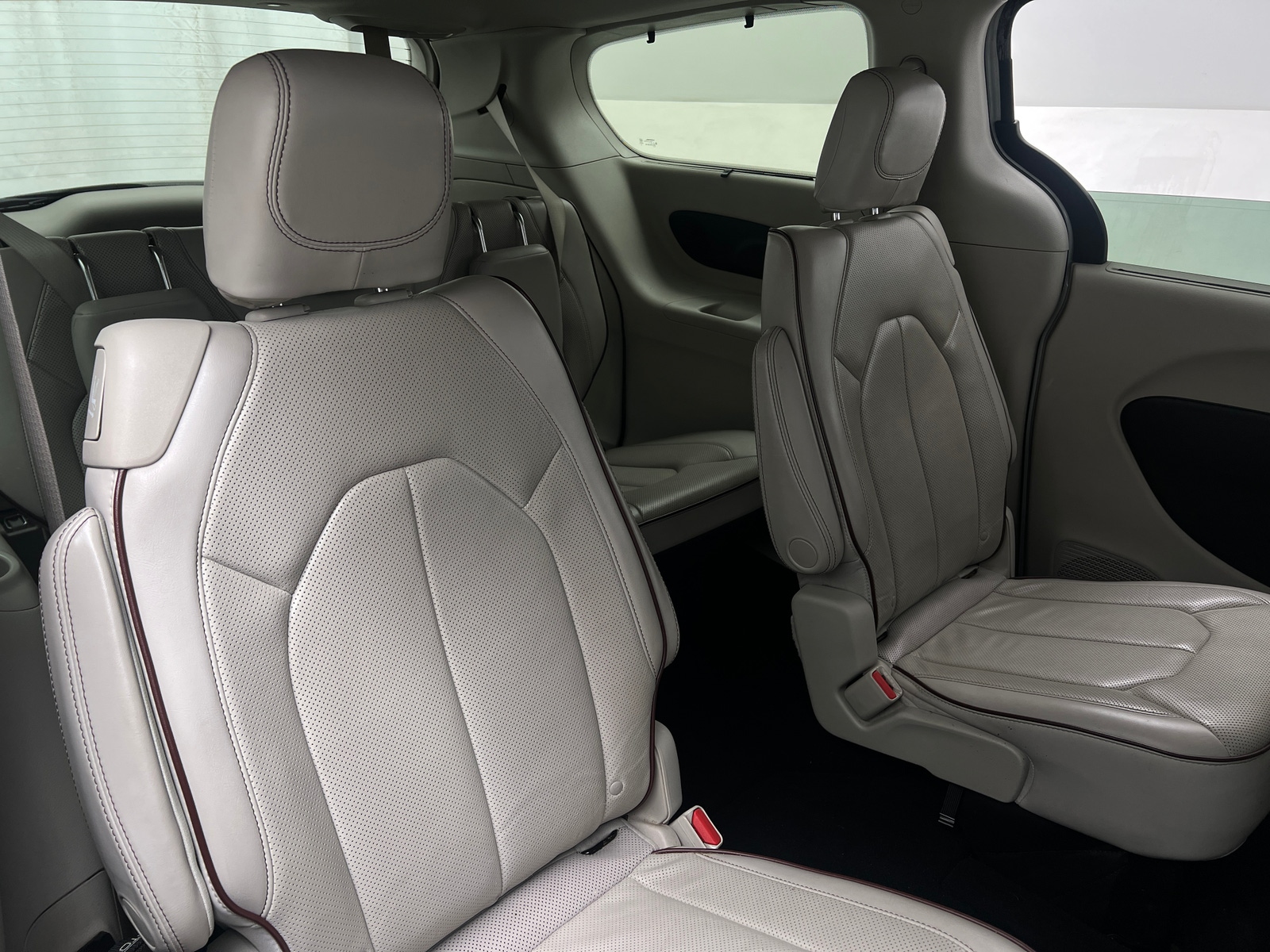 Thumbnail: 2017 Chrysler Pacifica - 5