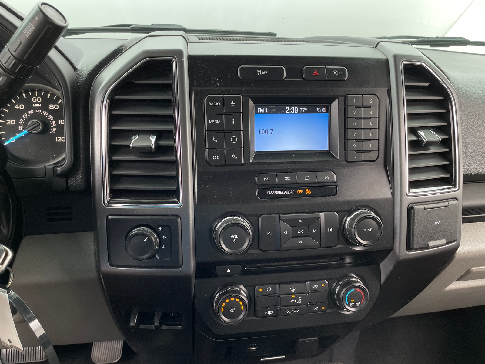 Thumbnail: 2018 Ford Econoline - 4