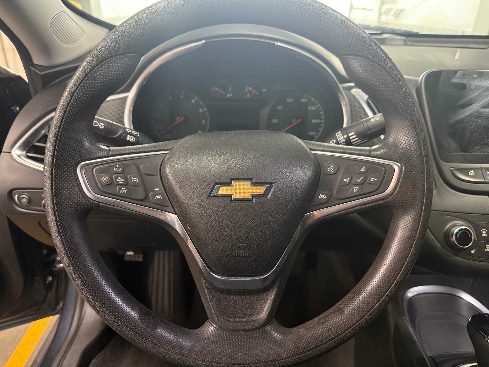 Thumbnail: 2020 Chevrolet Malibu - 5