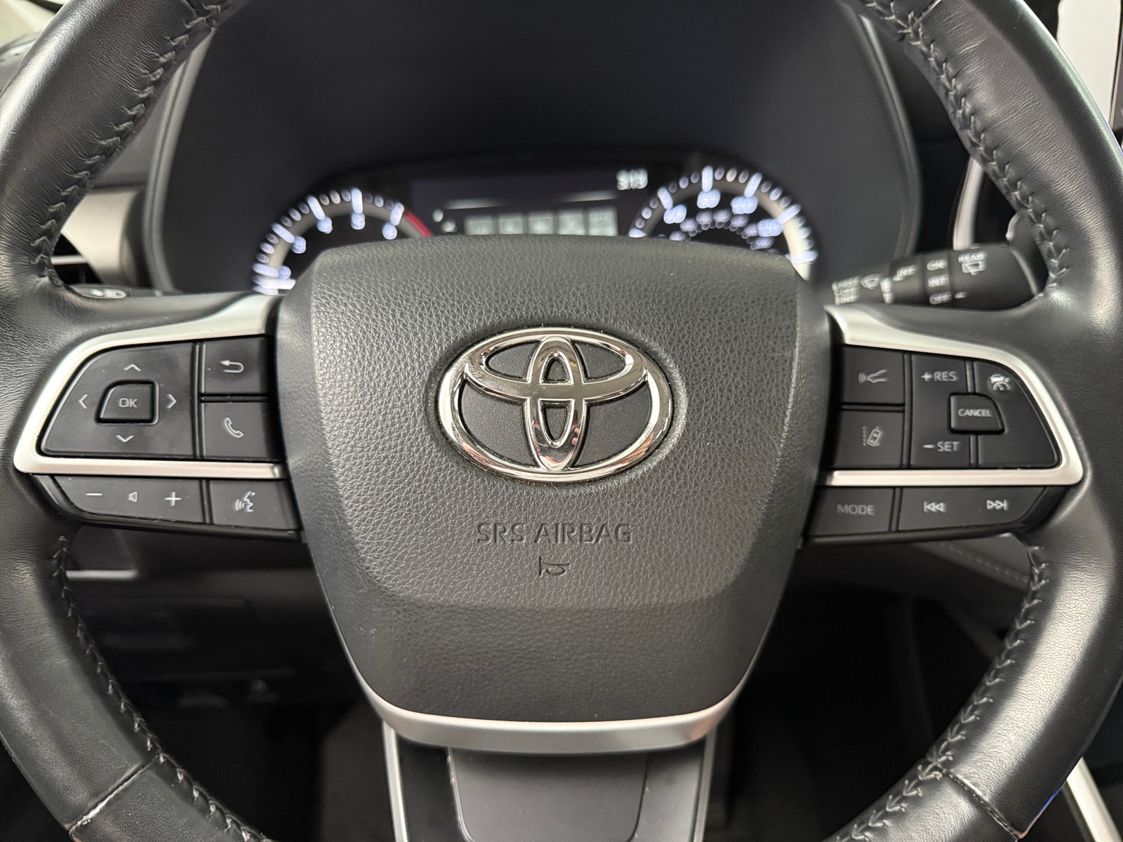 Thumbnail: 2023 Toyota Highlander - 5